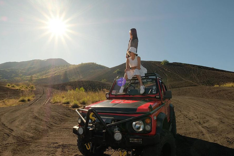 Explore Black Lava and Black Sand With Our Private Jeep Tour