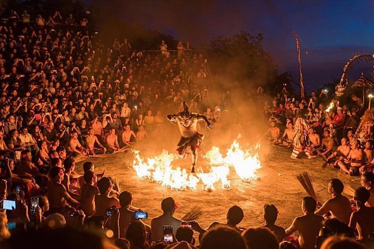 Bali Bliss : Uluwatu Sunset Tour with Kecak Dance